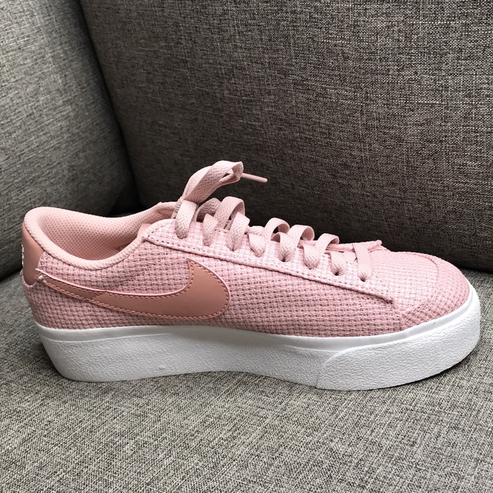 Nike Blazer Low Platform size 6 1/2 us - Picture 7 of 10